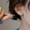 Pendientes Pequeños de Perlas Uva Estilo Lujo Ligero para Mujer, Pendientes Elegantes de Diseño Nicho, Nuevos Pendientes de Perla Populares 2026