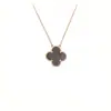 Collar de trébol de cuatro hojas de oro V de alta gama para mujer, colgante de ágata nácar tallado por CNC, trébol de la suerte de doble cara, cadena ligera de lujo para la clavícula para mujer