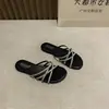 Chinelos Planos de Tira Fina com Strass, Bico Redondo, Estilo Francês de Nicho, Nova Coleção 2026, Versáteis, Sola Macia, Estilo Fada, Chinelos de Praia
