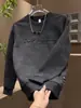Nueva sudadera con capucha versátil de moda para otoño e invierno con letras en relieve y efecto degradado, sudadera casual de manga larga para hombre para exportación