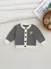Nuevo Suéter para Niños 100% Algodón Puro Estilo Primavera y Otoño Cárdigan de Punto Rayas Bordado de Osito Unisex Cárdigan Suéter para Niños