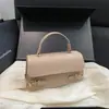 Bolsa Pequena Quadrada Estilo Coreano Simples para Mulheres Sensação de Luxo Costura Contrastante Fivela de Couro Bolsa Transversal Versátil para o Dia a Dia Bolsa de Ombro Único Bolsa Feminina