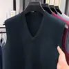Suéter de Tricô Casual Masculino Outono e Inverno Gola V Simples Moda Cor Sólida Pulôver Colete Sem Manga