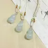 Colgante Accesorio de Piedra de Jade Verde Natural de Tianshan de Xinjiang en Color Esmeralda con un Encanto en Forma de Gato