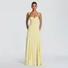 Moda Feminina Europeia e Americana Verão 2026 Transfronteiriça Vestido Longo Elegante com Alças Finas Decote V Sem Mangas Ajustado na Cintura