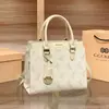 Bolsa Tote Feminina Nova Textura de Alto Padrão Fashionável de Ombro Cruzado Feminina Grande Capacidade Viagem Manual para o Dia a Dia