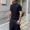 Camiseta de cor sólida com gola pequena para homens, corte justo, elástica, gola redonda, ombro normal, camisa básica, top casual simples de manga curta