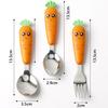 Cuchara tenedor de zanahoria de acero inoxidable 304 con dibujos animados creativos para niños, con mango de PP, para comer al bebé, disponible en stock