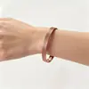 Pulsera Magnética Martillada de Amazon, Brazalete Magnético Abierto Ajustable, Color Cobre Rojo Vintage, Accesorio Magnético Versátil