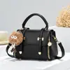 2026 Nuevo Bolso Mensajero Retro Estilo Americano Solapa Desgastada Bolso Cuadrado Pequeño Fuente Transfronteriza Lote Mixto Bolso de Hombro Único para Mujer