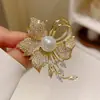 Broche de temperamento fashion estilo coreano fivela de lenço com strass para mulheres fivela anti-exposição broche de corsage de cristal acessórios de joias de pérola
