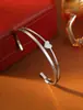 Pulsera de acero inoxidable con forma de corazón transfronteriza, pulsera de cruz chapada en oro de 18k impermeable, accesorio de mariposa de alta gama europeo y americano para mujer