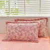 Set de cuatro piezas de terciopelo de leche bordado tridimensional engrosado para otoño e invierno, con un diseño fresco y elegante, cálido terciopelo de copo de nieve y un juego de tres piezas de terciopelo para bebé