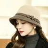 Sombrero de Pescador Patchwork de Lana para Mujer Otoño Invierno Nuevo Estilo Moda Elegante Sombrero Decoración de Flores Versátil Adelgazante