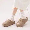 Pantuflas de algodón impermeables de oso de dibujos animados para mujer, para usar en invierno al aire libre, con suela gruesa, antideslizantes, para uso interior y en casa, venta al por mayor