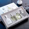 Set de tres piezas de Perfume Femenino de Marca Transfronteriza, Fragancia Fresca Amaderada Floral, Caja de Regalo de Cuatro Piezas para Hombre, Fragancia Ligera de Larga Duración
