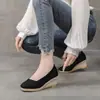 Zapatos de tacón de cuña para mujer 2026, Nuevo estilo primavera y otoño, Boca poco profunda, Zapatos de tacón alto de exportación europea y americana para mujer, Punta fina, Zapatos de una sola pieza tejidos de paja, Zapatos de lino para mujer