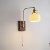 Lámpara de noche estilo nórdico japonés estilo medieval latón nogal cerámica casa de huéspedes atmósfera artística retro lámpara de pared
