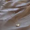 Colar com pingente de nuvem de concha de água doce corrente de clavícula de pérola sintética de temperamento Corrente de clavícula de temperamento Rede Vermelha Banhado a ouro real Acessórios Atacado