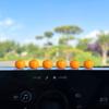 Adornos divertidos para coche con forma de fruta bendita: manzana, caqui, Ping An, adornos para la pantalla interior del coche eléctrico, adornos pequeños.