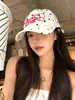 Gorra de Béisbol Bordada con Letras de Lunares en Forma de Corazón Estilo Coreano para Mujer, Nuevo Diseño Versátil Primavera/Verano 2026 que Hace que la Cara Parezca Más Pequeña