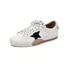 Zapatillas Blancas de Moda con Estampado de Estrellas 2026 Modelo Nuevo Versátiles para Todas las Estaciones Zapatos Deportivos Casuales con Parte Superior Suave y Suela Suave