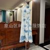Falda halter con efecto tie-dye de Yunnan Dali, disponible al por mayor, vestido teñido azul, vestido de viaje para vacaciones, vestido tie-dye, falda blanca