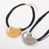 N12137 Europeu e americano ZA Heavy Industry Bright Conch Pendant Pendant Fashion Exagerado Geométrico Cera Linha Marine Wind Colar
