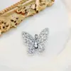 Pingente com Design de Borboleta Vazada em Zircônia, Acessórios para Colar e Pulseira, Zircônia Microincrustada em Cobre, Componentes Simples e de Alto Padrão para Joias DIY