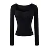 Ins atacado de roupas femininas estilo europeu e americano transfronteiriço outono 2026 novo T-shirt feminina justa de manga comprida com gola quadrada e detalhes em renda