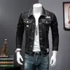 Chaqueta de Mezclilla Bordada para Hombre de Primavera y Otoño, Estilo Coreano de Moda Ajustada Talla Grande Nicho Versátil Abrigo de Mezclilla Juvenil