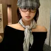 Bufanda de Lino Rayada en Blanco y Negro Estilo Japonés para Mujer 2025 Nuevo Nicho de Alta Gama Bufanda para el Cuello Accesorio Versátil para el Cuello