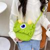 Bolso bandolera pequeño tejido a mano con tres ojales de muñeca de dibujos animados, bolso de hombro pequeño, fresco e informal, para regalar.