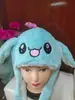 Gorra de felpa con orejas de conejo luminosas para apretar a mano, con bolsa de aire, orejas móviles, gorra de dibujos animados para padres e hijos