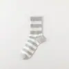 Calcetines de Algodón para Mujer hasta la Mitad de la Pantorrilla con Rayas de Letras, Calcetines Deportivos Antideslizantes y con Agarre para Yoga al Aire Libre de Moda