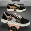 Sapatos Masculinos 2025 Nova Primavera Tênis Respiráveis Antiodor Sapatos Masculinos de Lona Leves Confortáveis com Solado Macio de Cano Baixo Sapatos Casuais