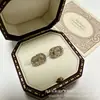 Foto Real de Pendientes a Juego con Letra Cd Tachonados de Diamantes para Mujer, Marca D, Pendientes de Venta Caliente en Transmisiones en Vivo de TikTok Transfronterizas Europeas y Americanas, Venta al por Mayor desde el Fabricante