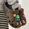 Zapatillas de verano lindas, impermeables, modernas, para enfermera, antideslizantes, versátiles, de dibujos animados, para baño, de punta cerrada, sencillas, de media caña
