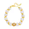 Pulsera de Perlas Envueltas de Doble Capa con Flor de Zircón Dulce Estilo Francés Chapada en Oro de Retención de Color Fuerte Puzuo para Mujeres, Joyería de Nicho de Lujo Ligero