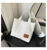 Moda de veludo cotelê estilo japonês simples Internet Celebridade All-match bolsa de grande capacidade atacado Nova bolsa de ombro feminina estilo ocidental