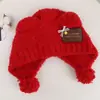 Touca fofa estilo japonês com retalhos de orelha de urso para mulheres, quente e protetora para as orelhas no outono e inverno, adequada para tamanhos de cabeça maiores, com pompom e design de tricô