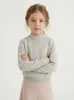 2026 Nuevo Otoño Invierno Ropa Infantil de Comercio Exterior Color Sólido Cuello Redondo Suéter Estilo Básico Simple Manga Larga Unisex Top Infantil