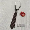 Gravata JK Listrada Vermelha e Dourada Estilo Japonês para Homens e Mulheres, Camisa Estilo Academia com Gravata Borboleta Pequena para Estudantes, Não Precisa Amarrar