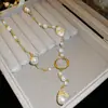 Colar Vintage de Acrílico com Pérolas para Mulheres, Corrente Clavicular de Luxo Leve de Alta Qualidade, Acessório Estiloso e Versátil
