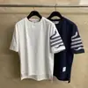 Camiseta Casual Versátil de Verão Novo Estilo Manga Esquerda Bordada em Forma de Cobra Gola Redonda Manga Curta para Homens e Mulheres - Venda Direta da Fábrica Tb