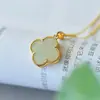 Estilo antiguo incrustado jade natural Hetian jade blanco Gran Sabio regreso colgante de collar vintage moda femenina cadena de clavícula personalizada