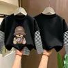 Camiseta de algodão puro de manga comprida para meninos, camiseta básica listrada casual da moda para crianças no início do outono, nova blusa infantil