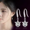 Pendientes minimalistas de estrella para mujer, diseño de nicho estilo ins, ganchos para orejas elegantes y de lujo ligero, pendientes súper brillantes y elegantes