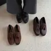 Zapatos de Cuero Estilo Británico de 1.8cm Primavera 2026 Nuevos Mocasines de Punta Redonda Planos sin Cordones con Borlas de Media Caña