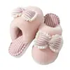 Pantuflas de algodón con lazo para mujer, nuevo estilo otoño/invierno 2026, pantuflas de interior para el hogar con suelas gruesas, afelpadas y cálidas, adecuadas para usar después del parto